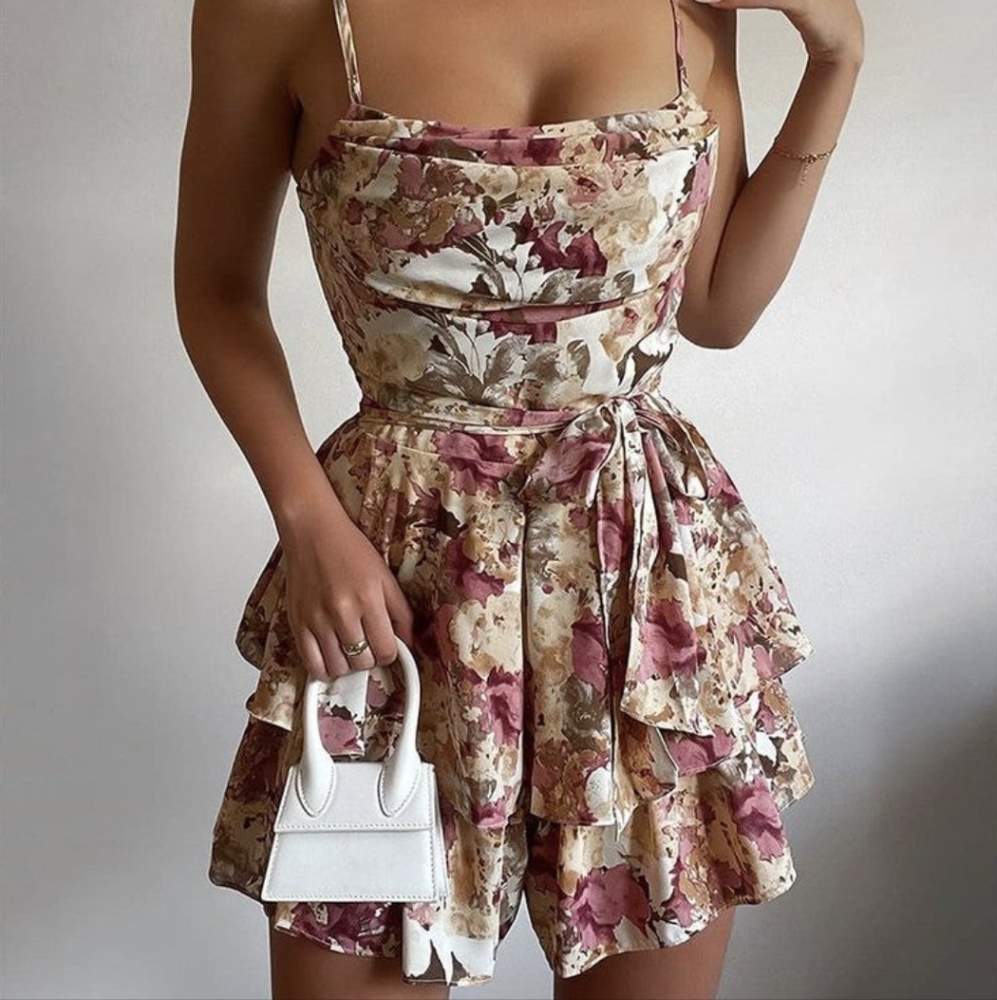 NWT flowy romper Medium with belt tie